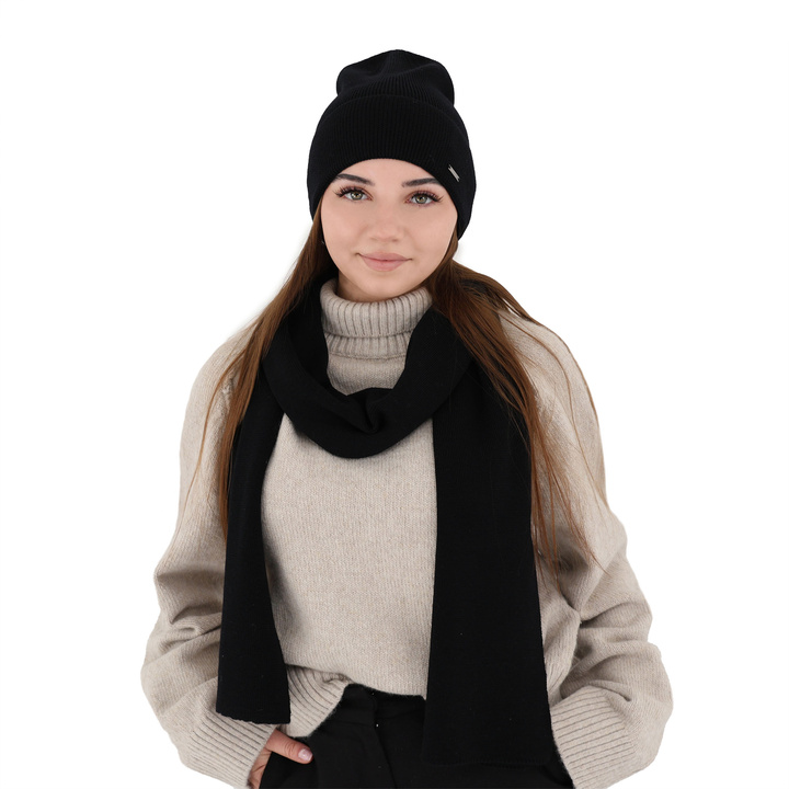 Dámský jarní/zimní set: čepice a šála černý 100% extra fine merino vlna Melpomena