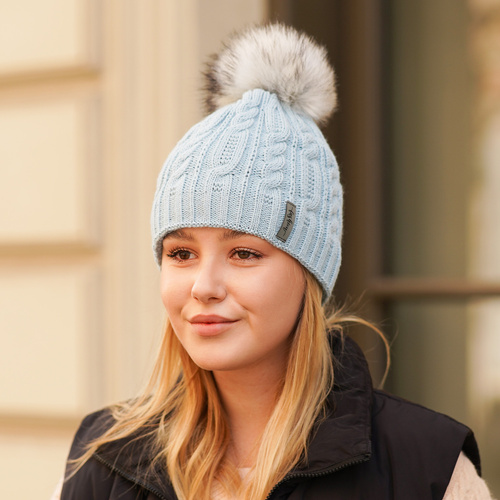 Čepice zimní dámská černá s bambulí Mirka