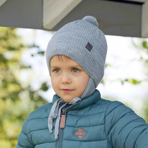Chlapecká podzimní/jarní čepice modrá s bambulí Axel