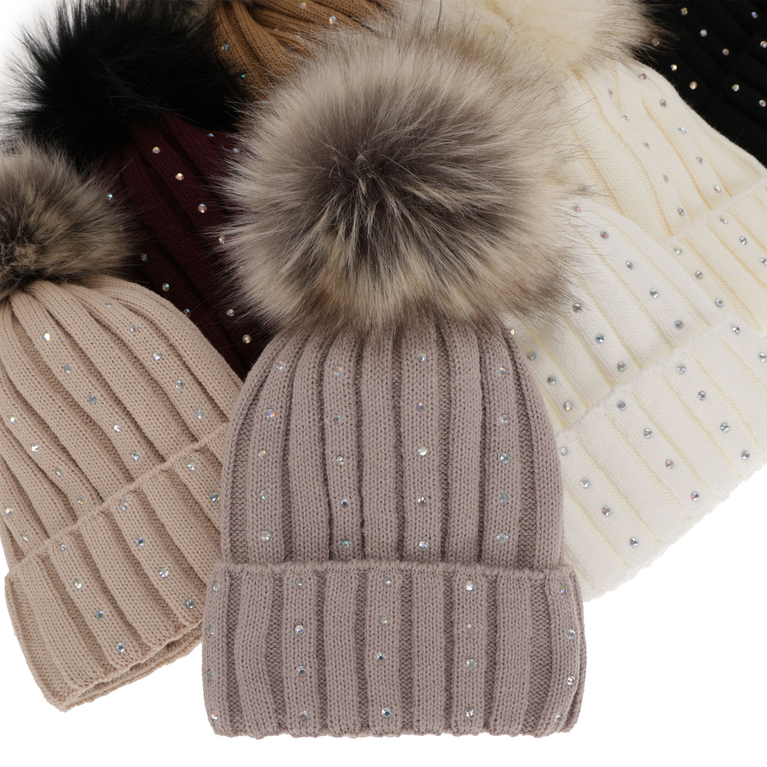 Čepice zimní dámská camel s bambulí Mada