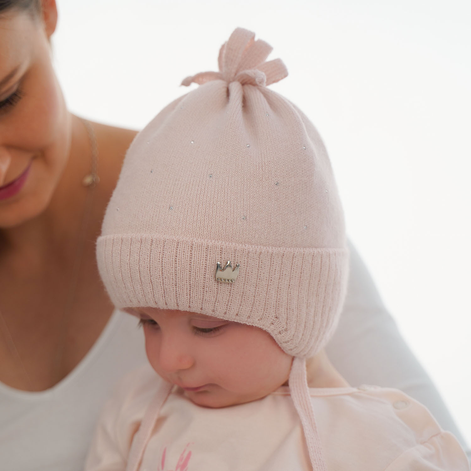 Dívčí podzimní/jarní čepice bílá zavazovací Oliwka