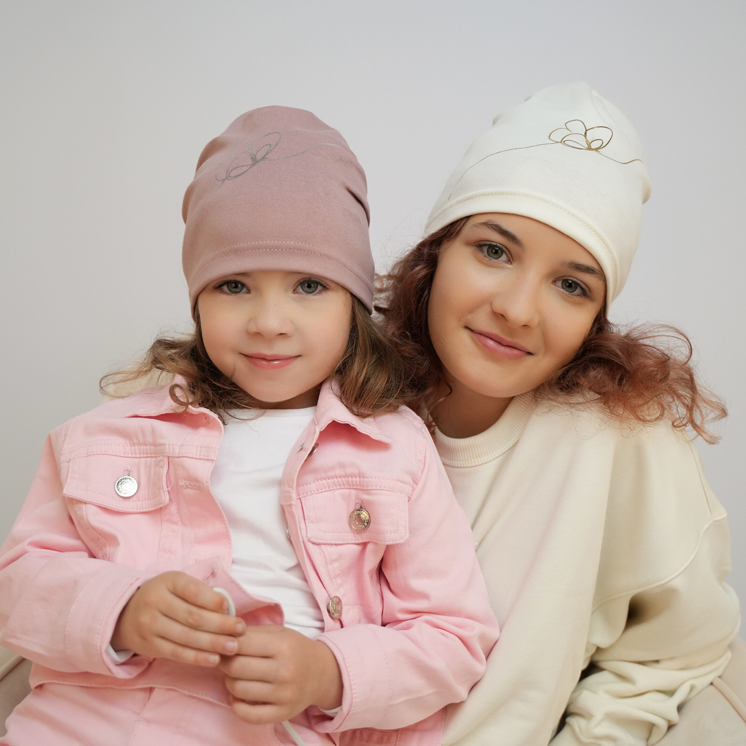 Komplet podzimní/jarní dívčí: čepice a tunel černý Jula