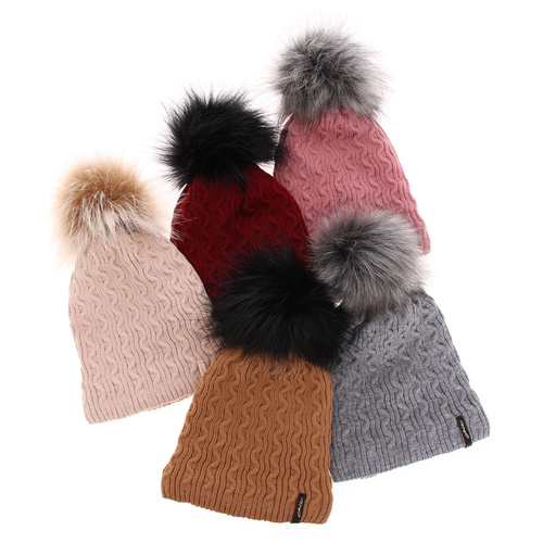 Čepice zimní dámská béžová s bambulí Xena