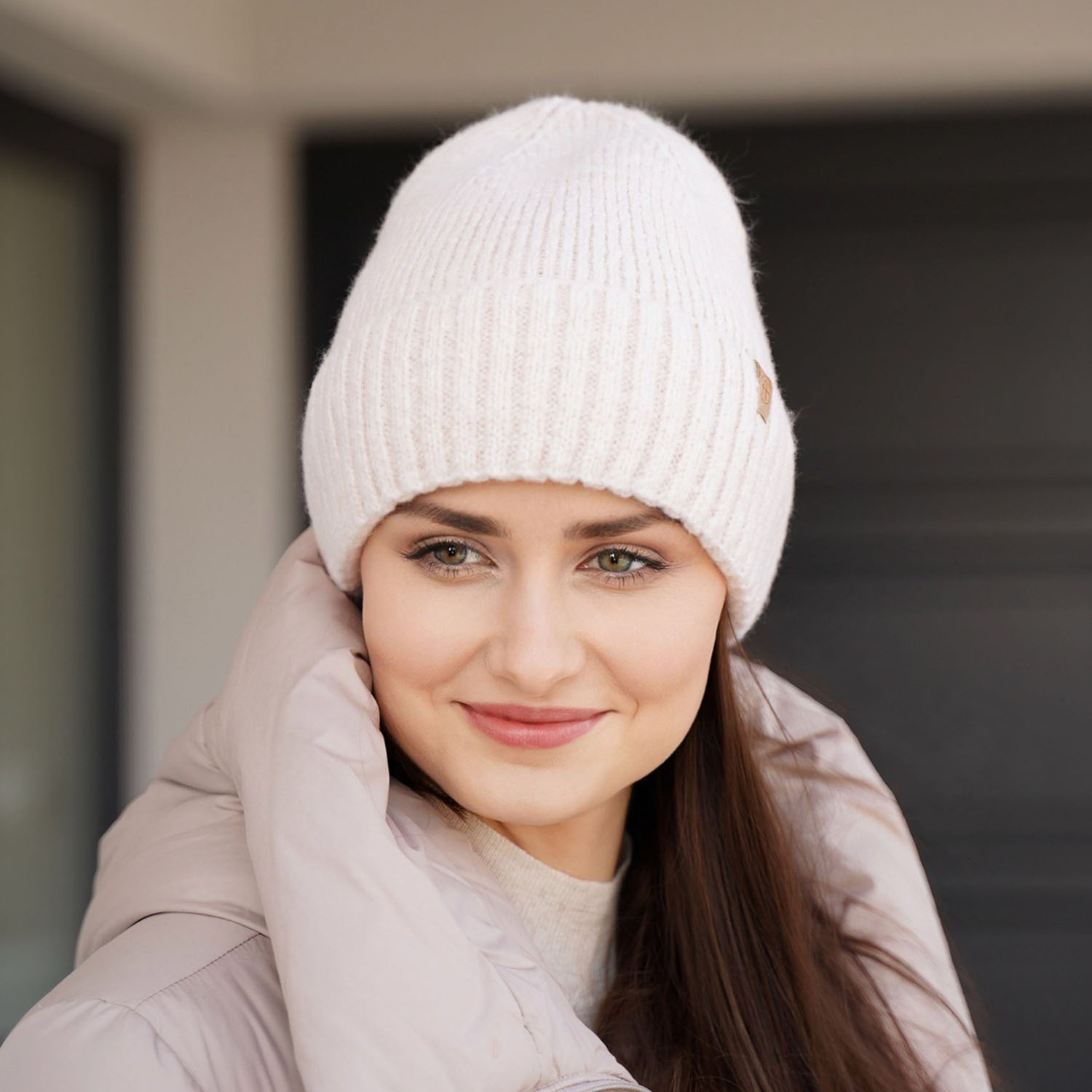 Dámska zimná čiapka hnedá merino vlnená Alvara