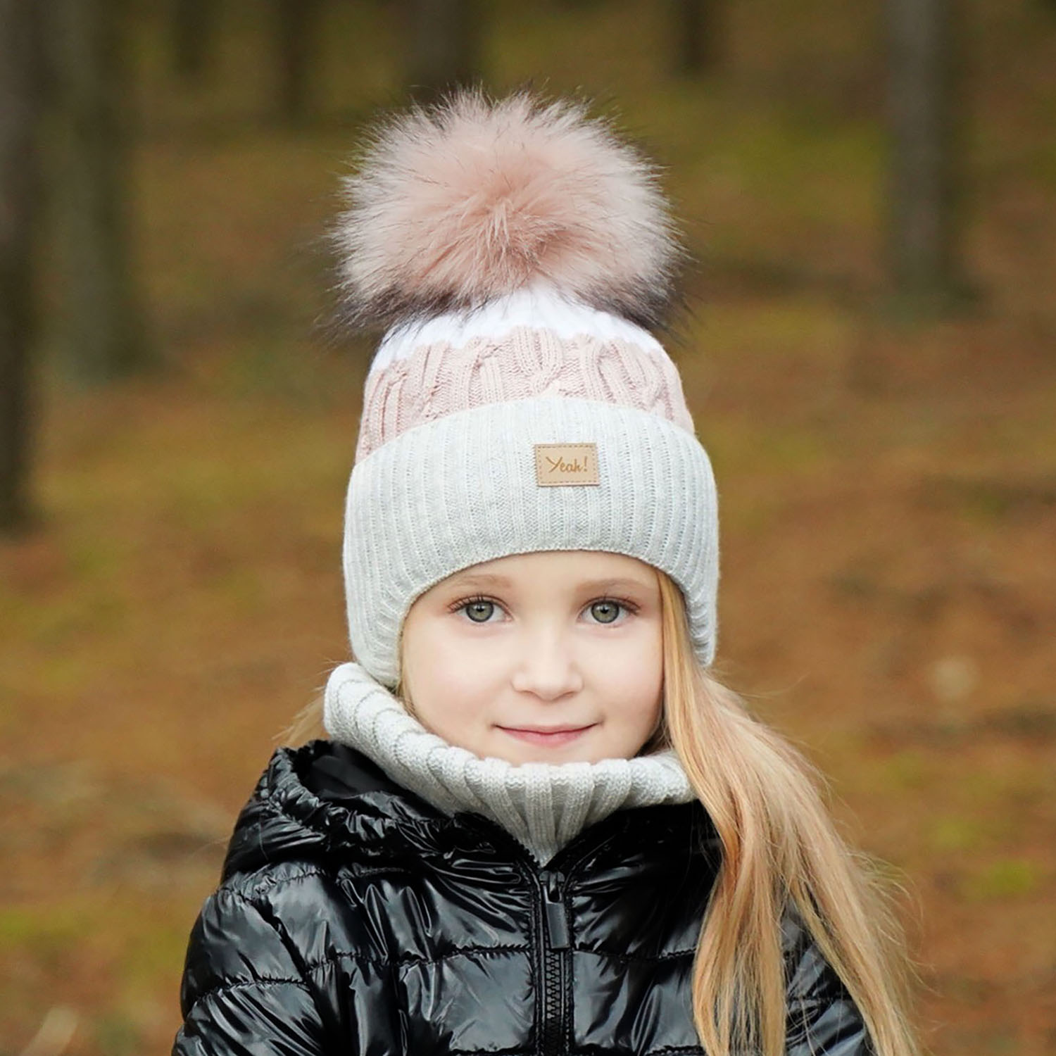 Komplet zimní dívčí: čepice a tunel krémový s bambulí Riviera