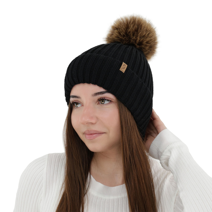 Dámská zimní čepice, černá, s merino vlnou, Zamira