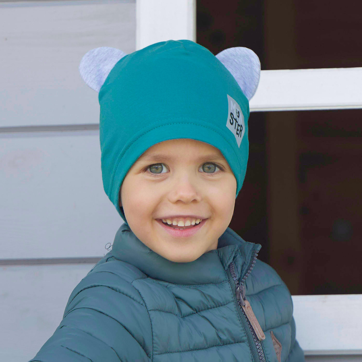 Chlapecká podzimní/jarní čepice černá Jugo